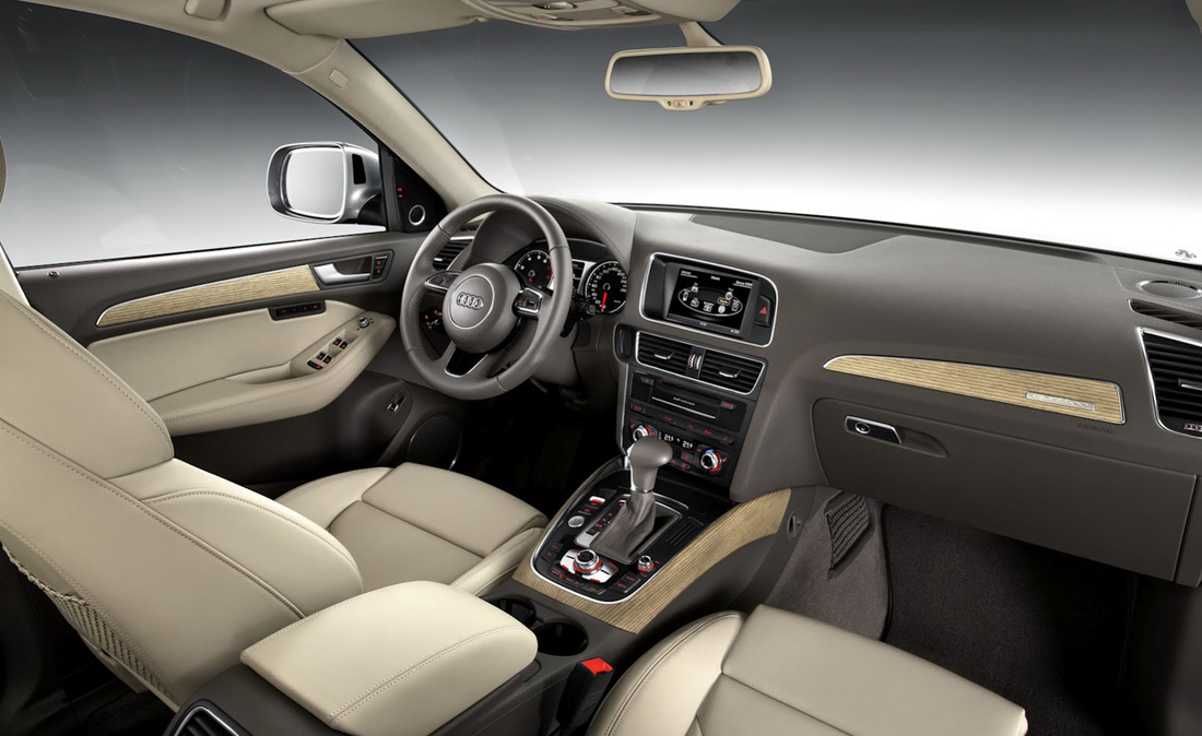 Speedy Noleggi Audi Q5 interni