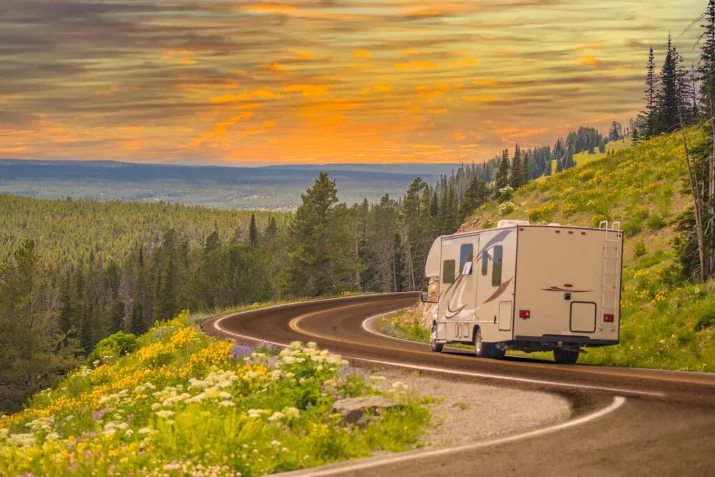 Cosa Portare in Camper La Checklist Completa per il Tuo Prossimo Viaggio