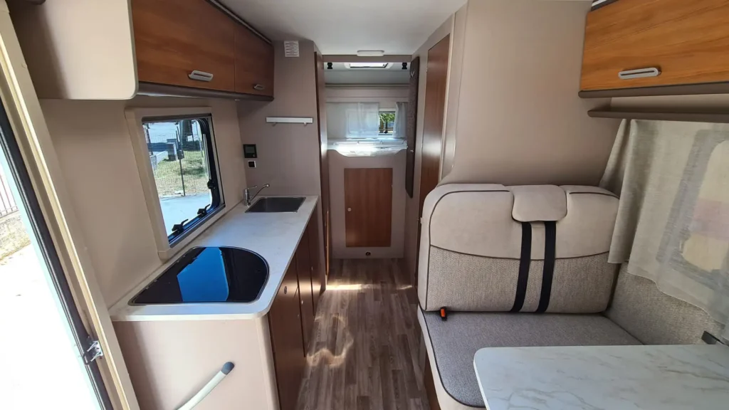interni noleggiare un camper