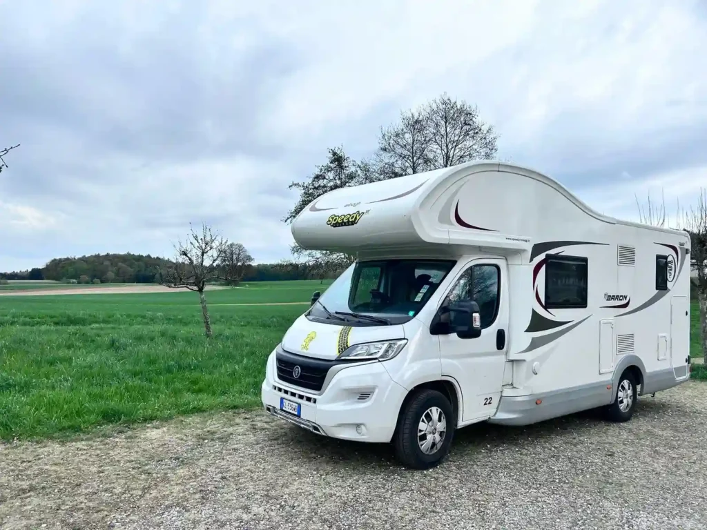 viaggio in camper nella natura copertina