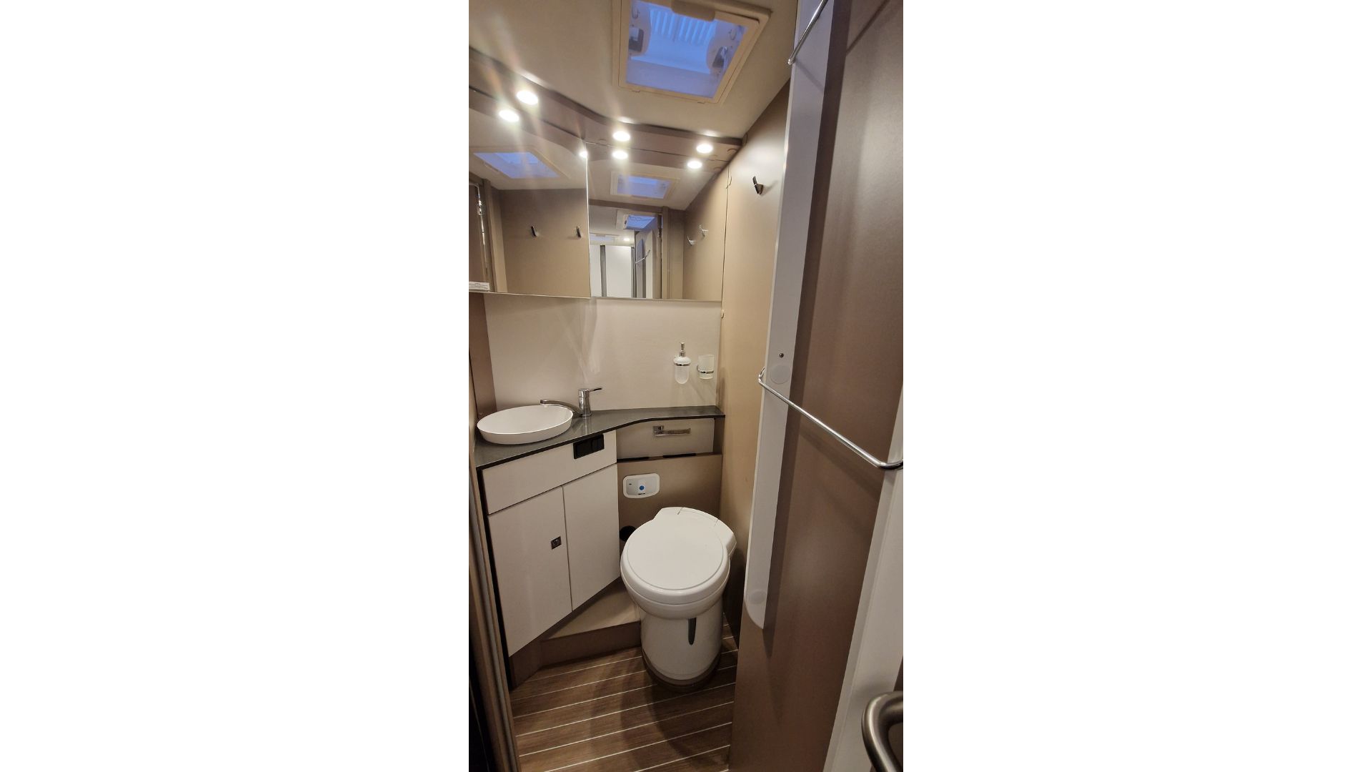 Blucamp Ocean 525 2026 11 Blucamp Ocean 525 2026 - immagine 11